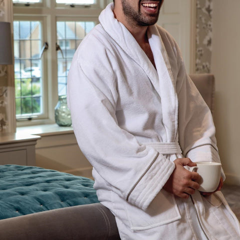 Mitre Heritage Ambassador White Bathrobe product image