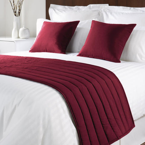 Mitre Comfort Simplicity Raspberry Bed Runner product image