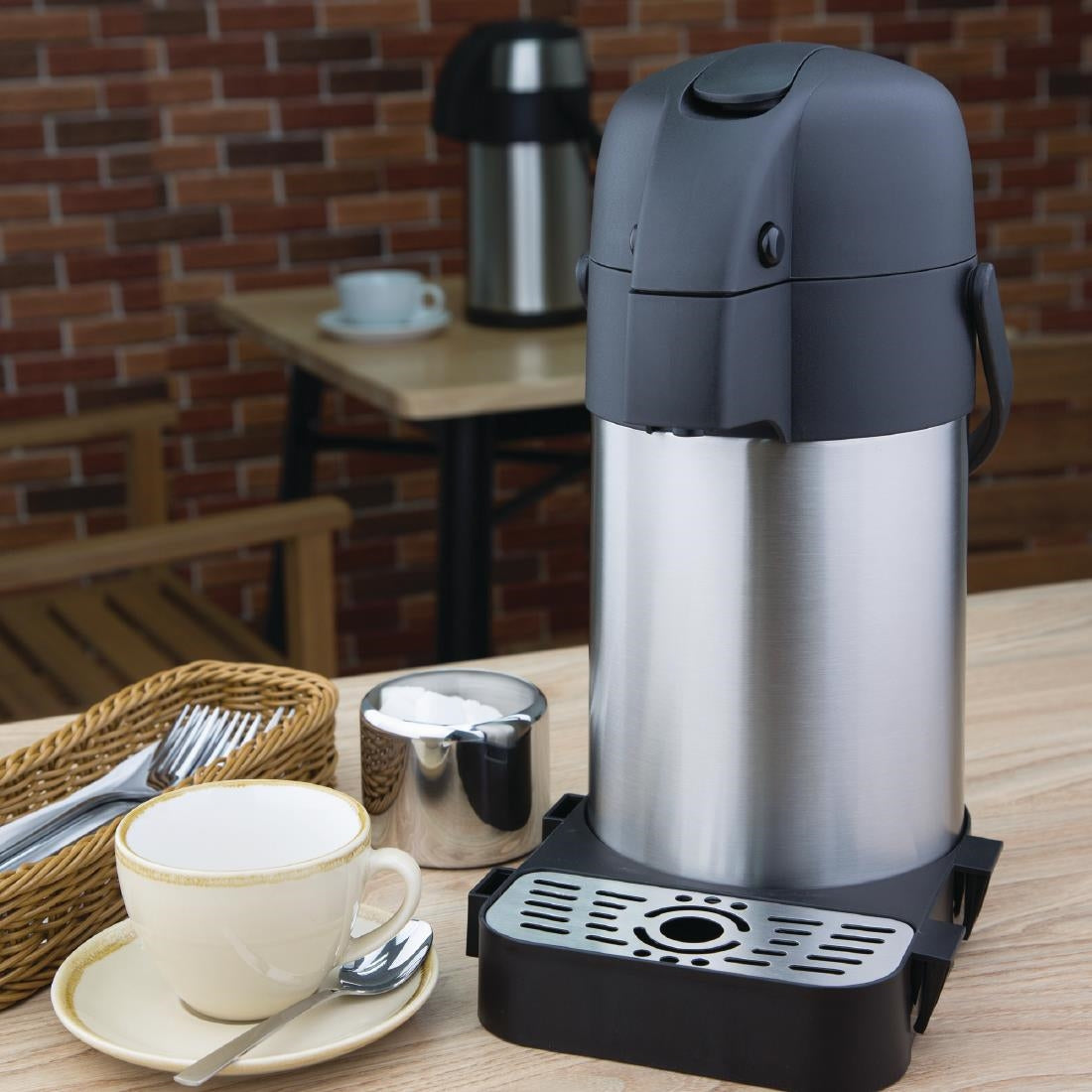 Olympia Lever Action Airpot 2.5Ltr