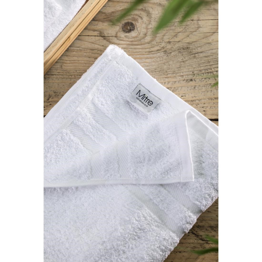 Mitre Comfort Nova Bath Sheet White