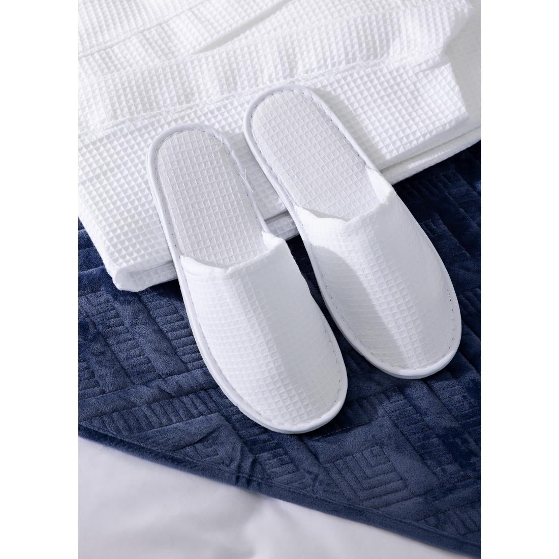 Mitre Essentials Honeycomb Slipper Closed Toe White