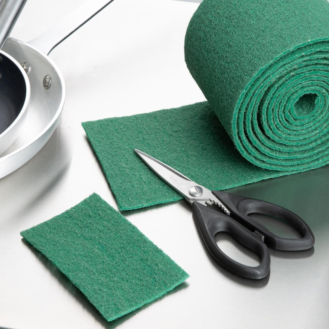 Nisbets Essentials Scouring Pad 3m Roll