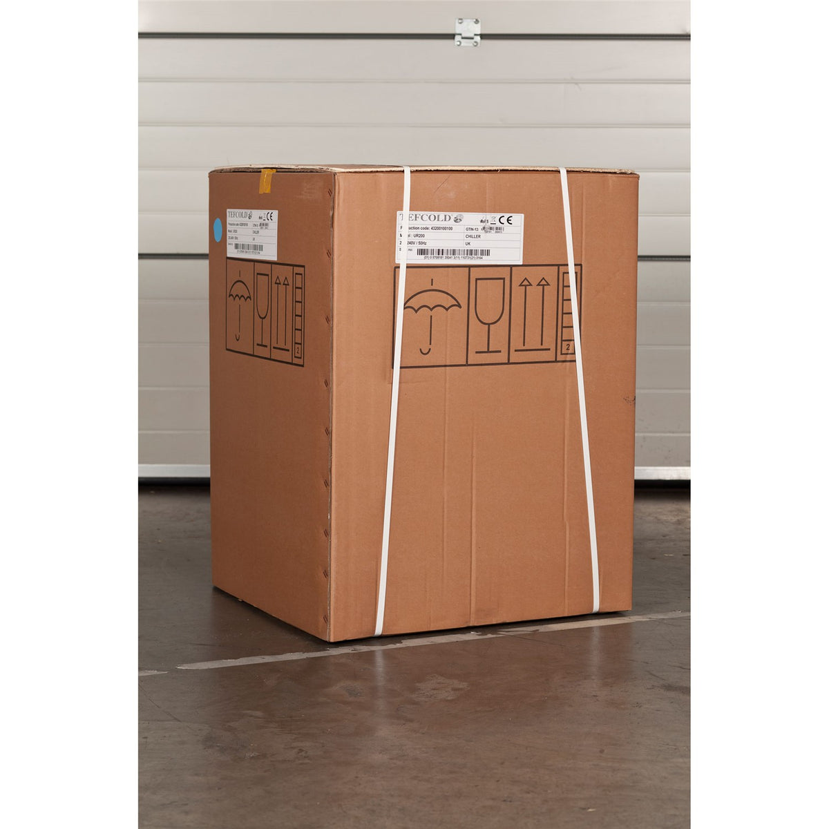 Tefcold UR200SG 136 Ltr Single Glass Door Merchandiser - Advantage Catering Equipment
