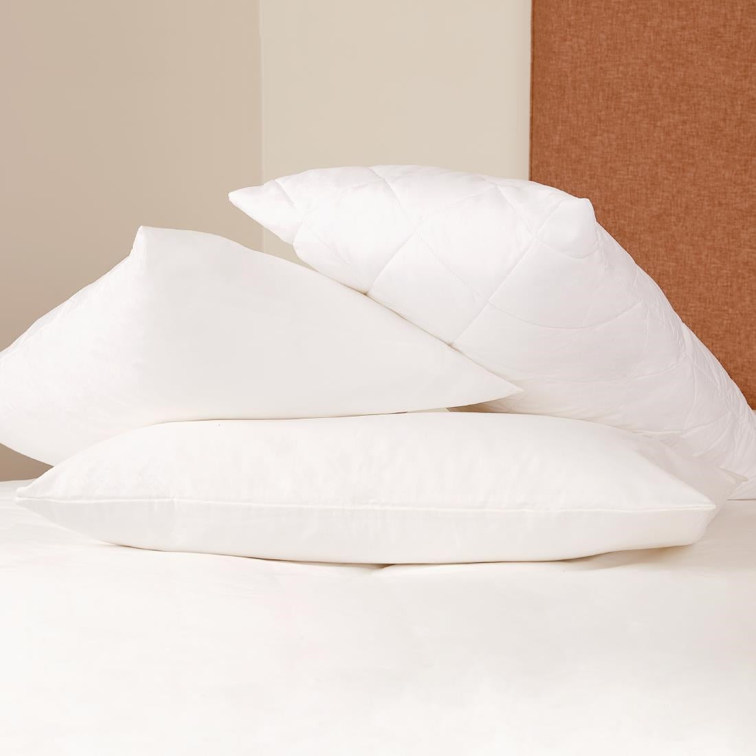 Mitre Comfort Polyzip Pillow Protector product image